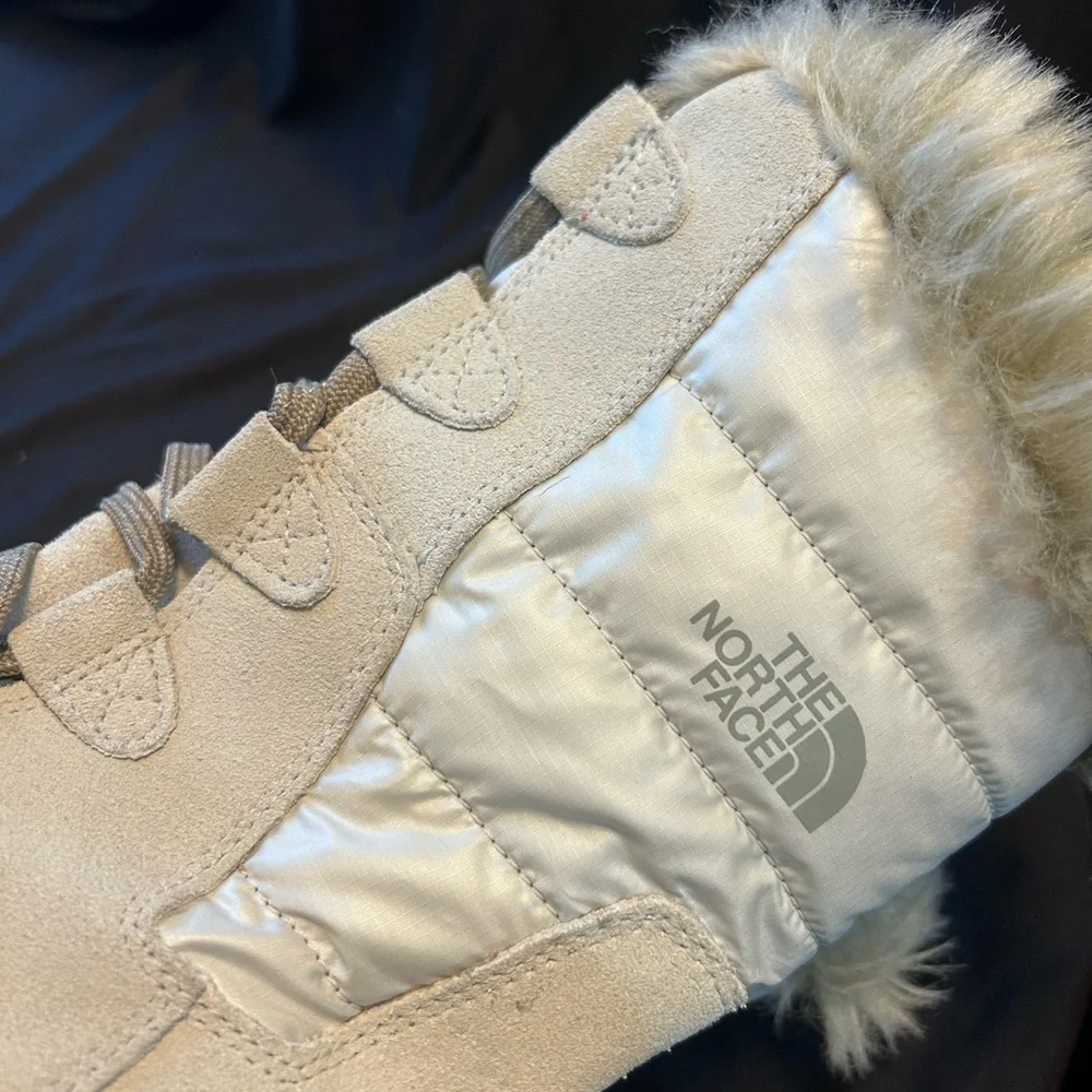 Closet Clean out!!🎉🎉 The North Face Women's Cream and Tan Winter Boots - Picture 4 of 5